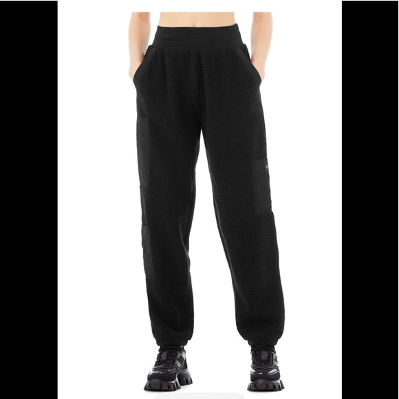 ALO Yoga Pants - Alo Micro Sherpa high waisted solistice sweatpants